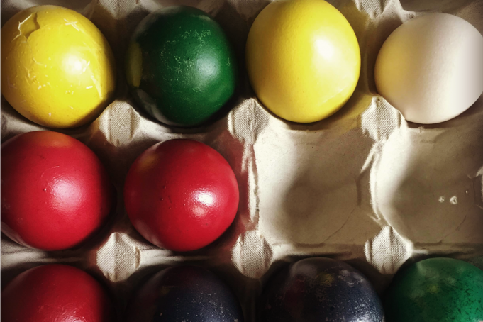 Πασχαλινά Αυγά με Φυτικές Βαφές