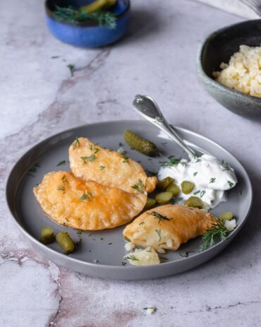 Πολωνικά Pierogi, γεμιστά ζυμαρικά με πατάτα ή λάχανο
