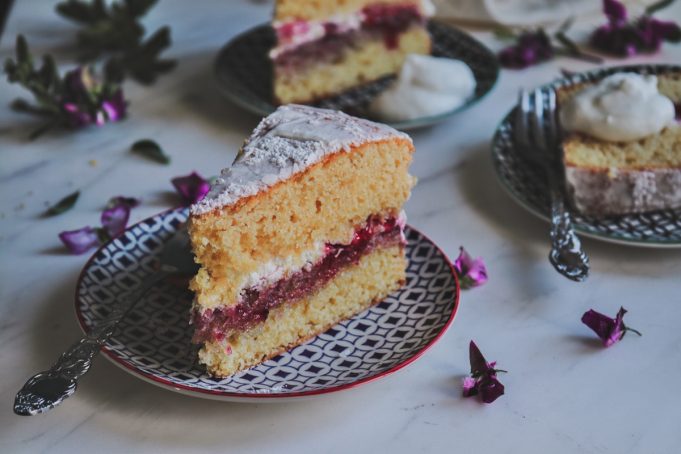 Sponge Cake με μαρμελάδα φράουλα (Βικτώρια Κέικ)