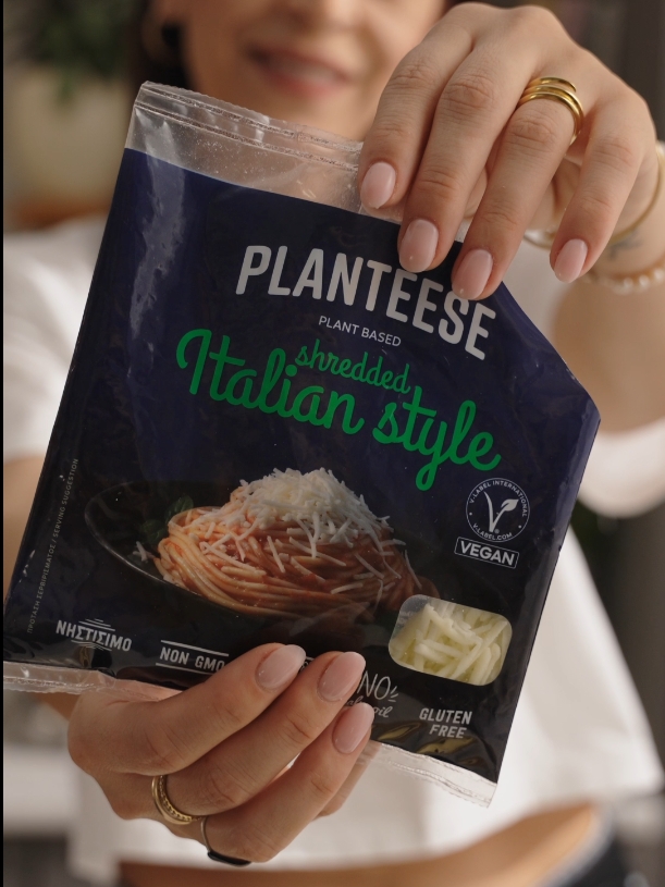 Italian Style Plant Based Vegan pizza Cheese planteese